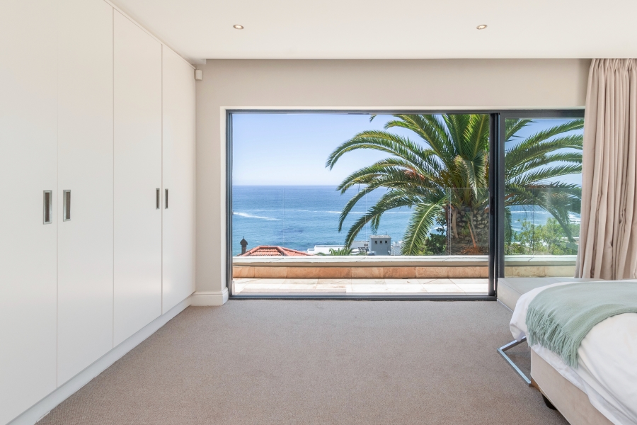 To Let 4 Bedroom Property for Rent in Clifton Western Cape
